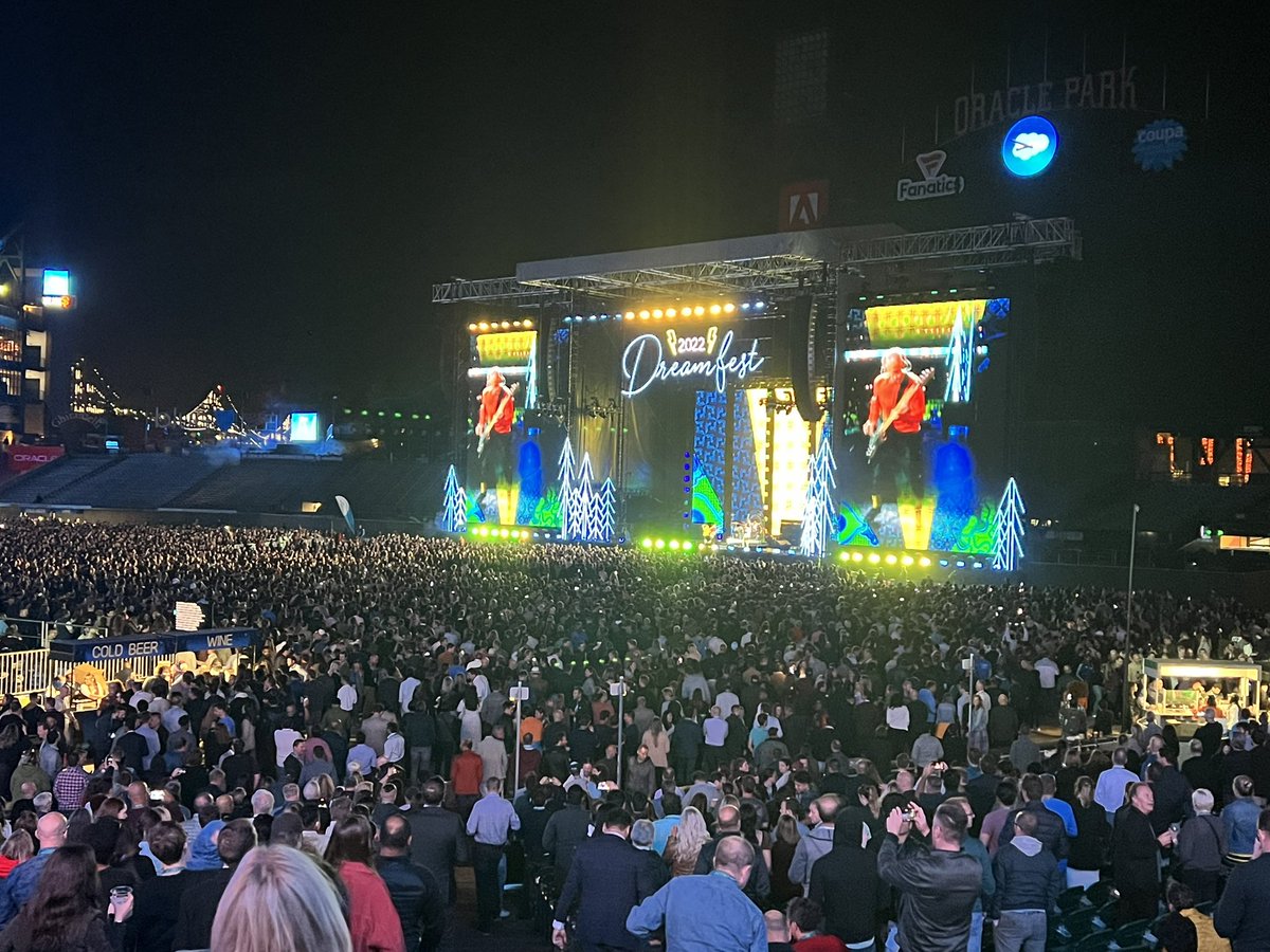 Day 2 spent very well! Lots of fun and learning! #DF22 #Dreamforce22   Ending with awesome #dreamfest22