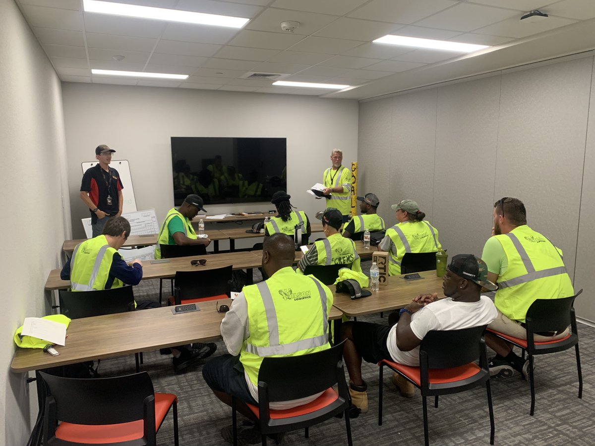 LocomationAI's tweet image. A great #TDAW2022 spent with @WilsonDriven  participating in their driver training program as we prepare to integrate our Autonomous Relay Convoy system into their programs and operations. #humanguidedautonomy #supplychain #trucking #avtech