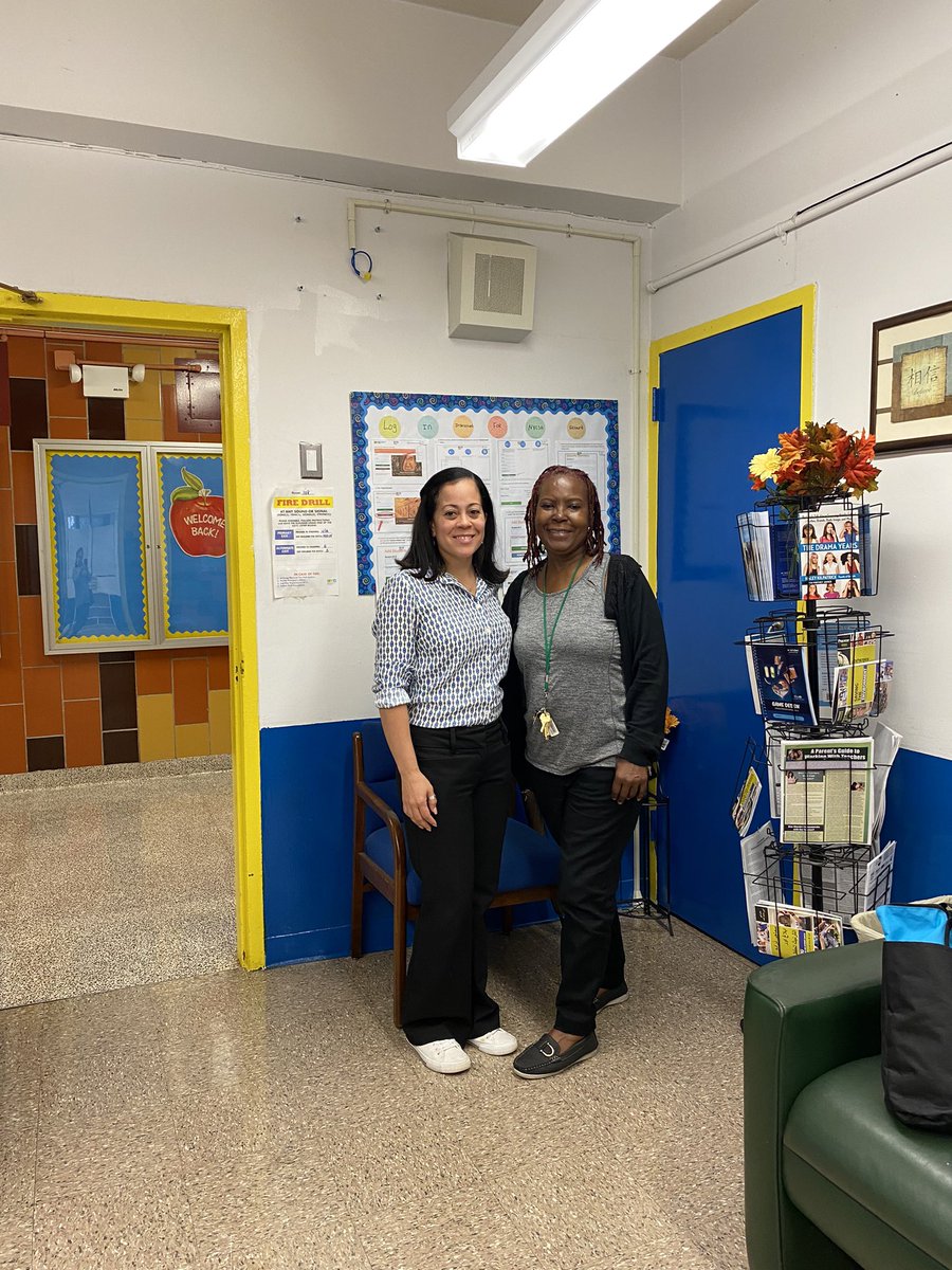 D8Connect's tweet photo. This morning visiting the Family Welcome Center @ArchimedesAcad1 & @TBMPS375 AMAZING!! Thank you #ParentCoordinators @AudreyConnoll10 @jen_joynt @DOEChancellor @DK_BlackburnNYC @District8Presi1 @CECD8Bronx @NYCSchools https://t.co/zKDOVIpUjq