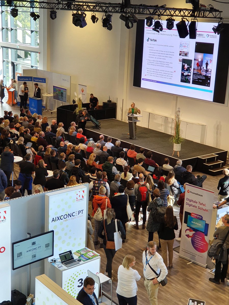 aixconcept's tweet photo. Viele Grüße von der #BILDUNGdigital heute im #Steigerwaldstadion, #Erfurt. https://t.co/759GxKZMGl