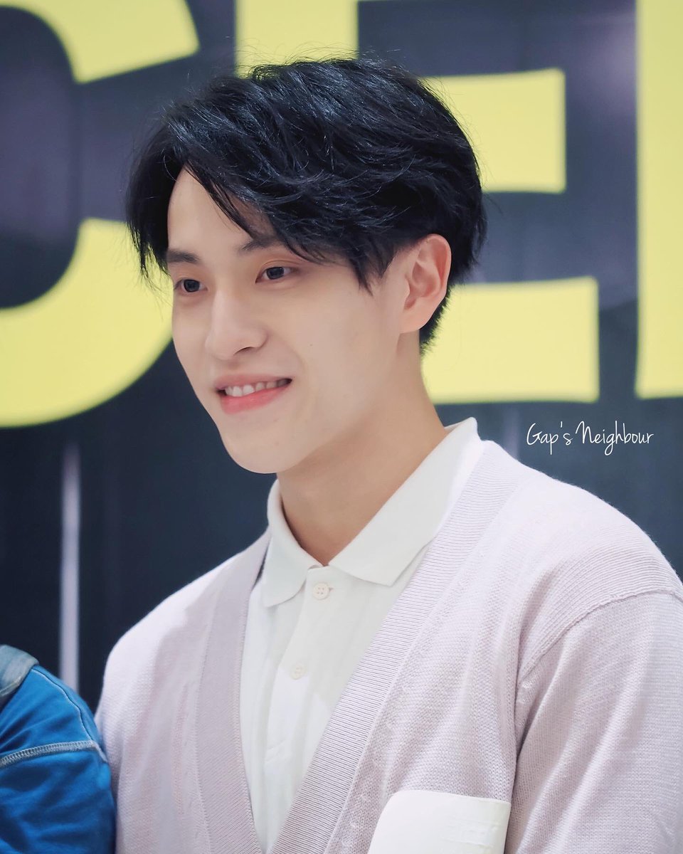 Gap_Neighbour's tweet photo. Be Passion, Be Fashion.
.
#BIFW2022 #VVONSUGUNNASIL
#BIFW2022xAtime26
#GapNarongkorn
#GapsNeighbour
#เพื่อนบ้านของแก๊ป https://t.co/0R0CbQpSAg
