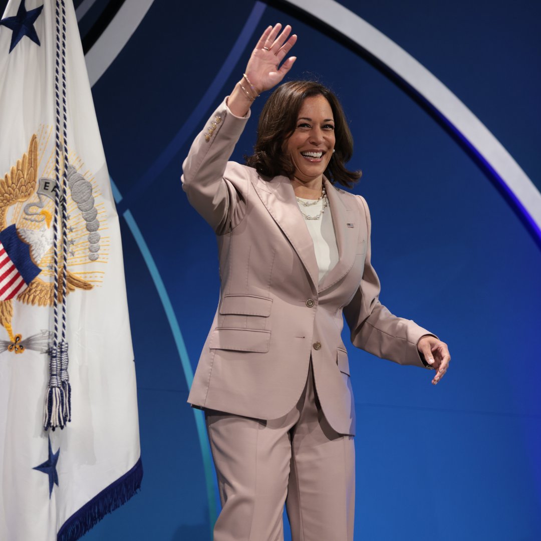 CHCI's tweet photo. Last week, during day 1 of CHCI’s 2022 Leadership Conference, we were honored to be joined by Vice President Kamala Harris, Sen. Alex Padilla and other Members of Congress to discuss important issues impacting the Latino community and the nation.
  
#CHCIHHM22 https://t.co/Qd7UBiYUEn