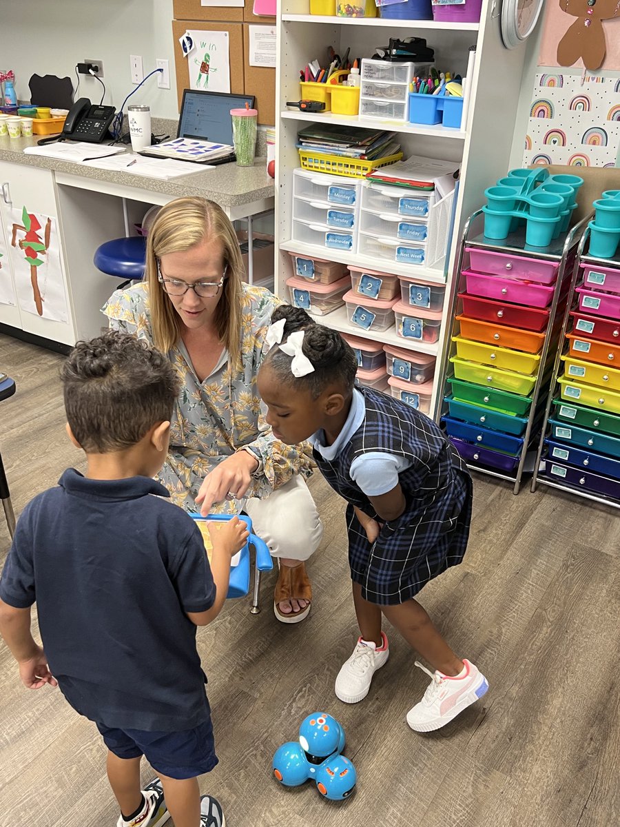 JoeMills9's tweet photo. Our preschool coders! #BrookstonePS ⁦@BrkstoneCougars⁩ #WhyBrookstone https://t.co/lyqB8iepzf