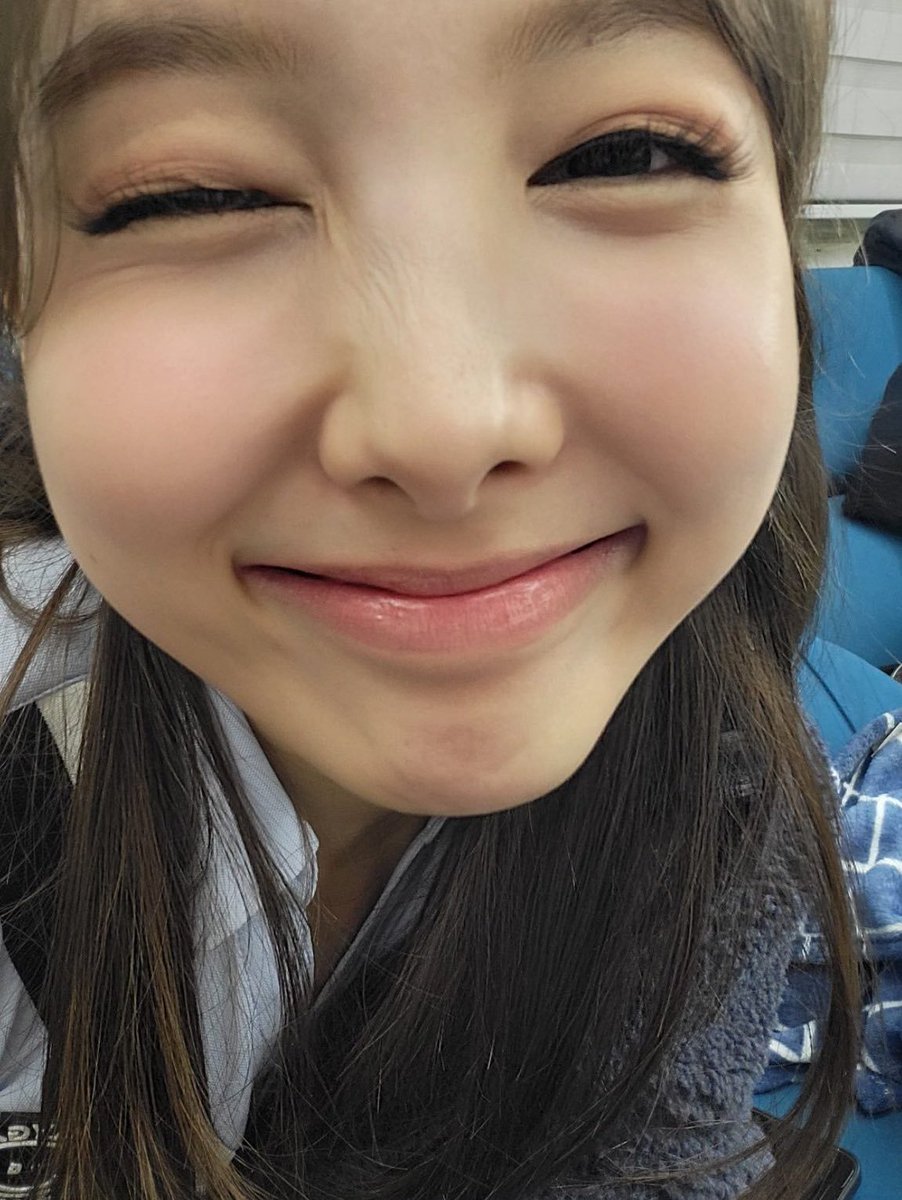 simyeonyeonmins's tweet photo. Before the day ends, I just want to tell this precious babie a happy birthday. Ilysmm <333 https://t.co/QdkqNEEx6b