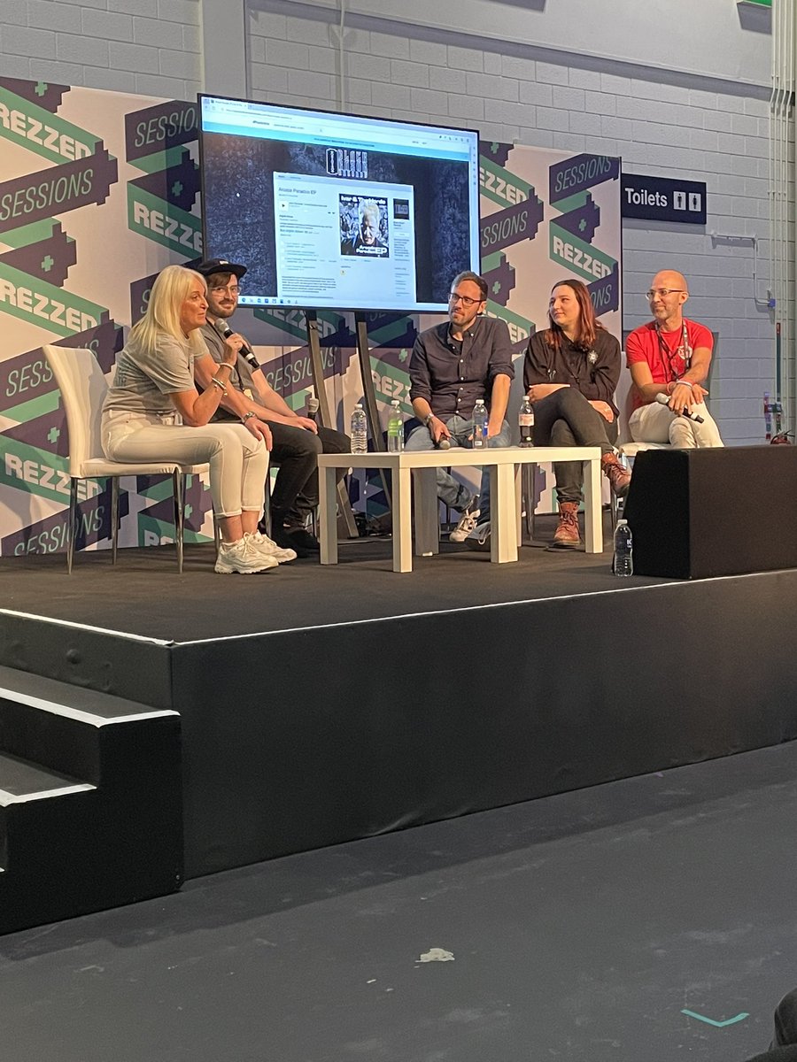 Bronwen Ellis tweet media