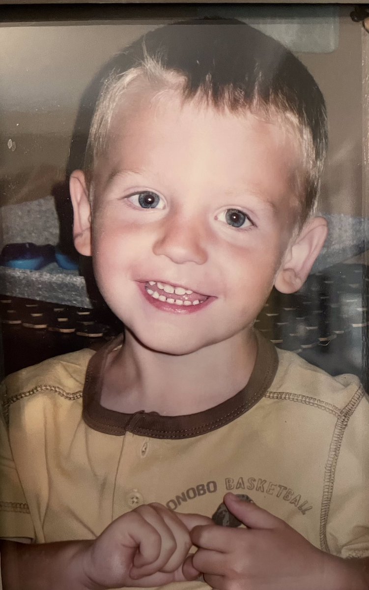 MommaHahn24's tweet photo. @Luke_Hahn85 Happy 18th Birthday buddy!  Hope you have a great day! https://t.co/imnjWwrGnT