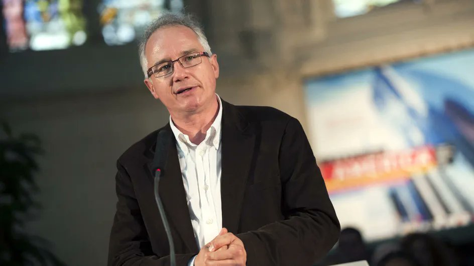 Festival America : pour son président Francis Geffard, "les peuples autochtones font désormais partie de la conversation" <a href="/FestivalAmerica/">Festival America</a> #livres #EtatsUnis #IndiensdAmerique  
francetvinfo.fr/culture/livres…