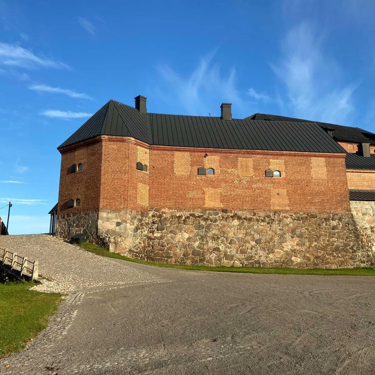 MDIfriends's tweet photo. Vihreän siirtymän mahdollisuudet ja haasteet puhututtivat yrityksiä ja yrityskehittäjiä Hämeen linnassa. Käynnistimme roadshow'ssa #SIXNET verkoston toiminnan muotoiluprosessia pohtimalla, millaisiin tarpeisiin verkoston toiminnalla voidaan vastata. https://t.co/4v3Pgm5unh