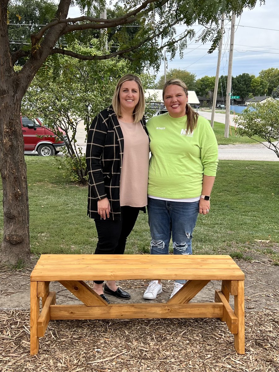 DanKinney10's tweet photo. Thank you to the students @IowaWesternCC who built the benches for the local homeless shelter and the staff the coordinated the project. An amazing way to give back to our community. #TheReiverWay #CommunityBeforeSelf https://t.co/tZOkHOLS6M