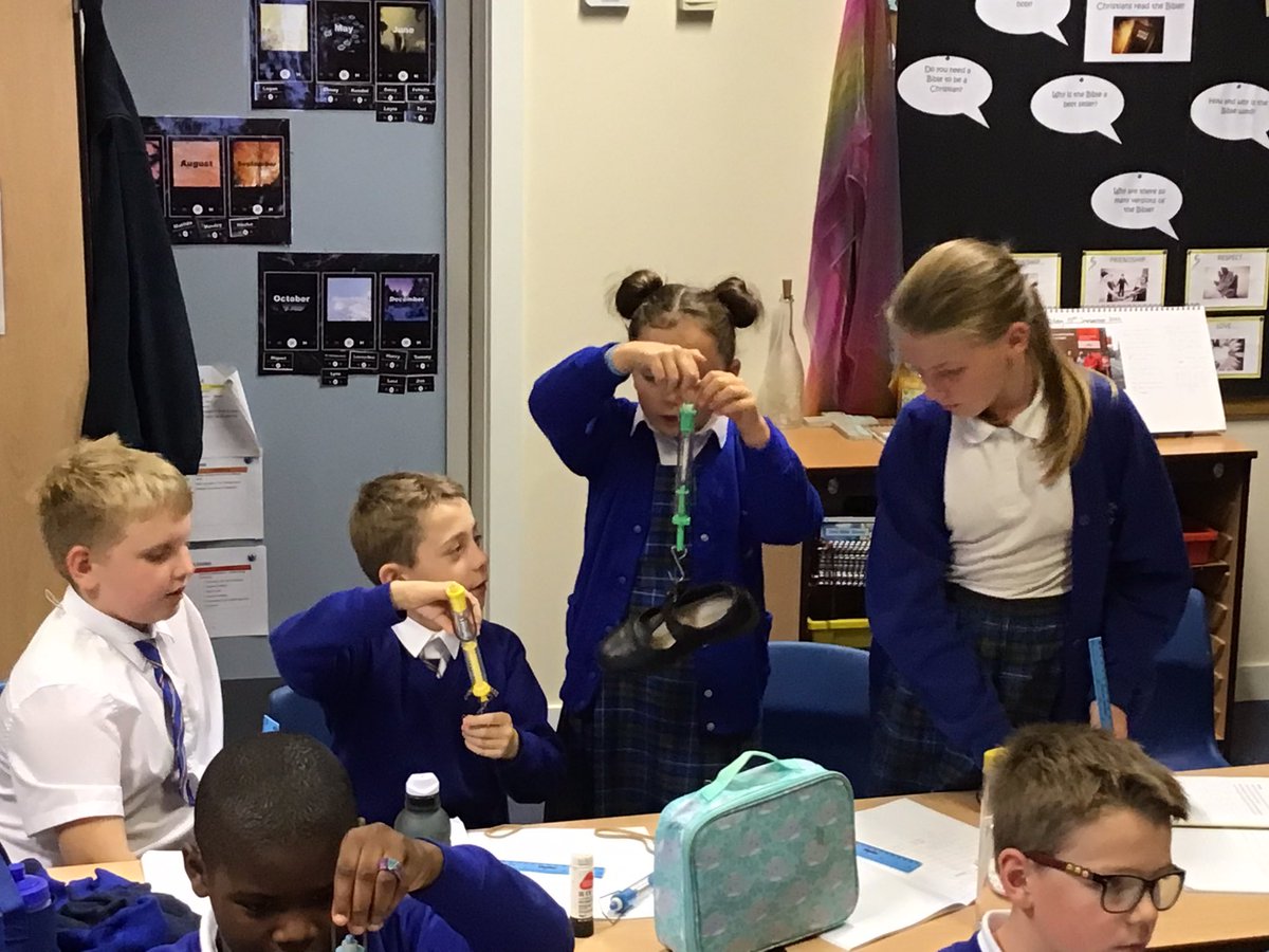 CanonYearFive's tweet image. We have been doing some science this afternoon in Year 5! We have been looking at the weight and mass of objects in our classrooms. The children loved working with the Newton meters! #CSPSSTEM #CSPSscience #Cornerstones @Cornerstonesedu @LT_Trust @CanonSharples