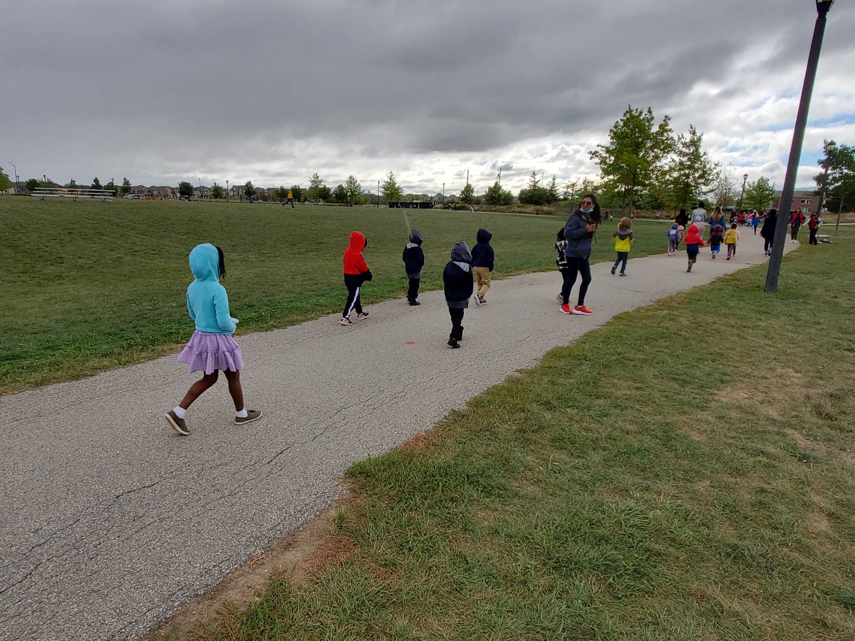 johnston_TJS's tweet photo. This morning our primary students participated in the #TerryFoxRun.  Hoping the weather cooperates for our junior and intermediate students later today! #TryLikeTerry https://t.co/aA2myJ4xyB