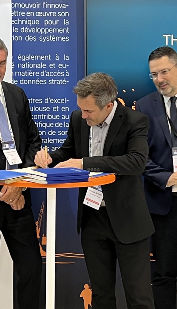 🗣 Pour nous le spatial c’est une évidence, le maritime a besoin d’un lien avec le continent. Et ça ne fait que commencer, notamment avec le NewSpace! Les Pôles Mer ont le souhait de mettre leur réseau au service du dév. de technos et sol. spatiales pour le maritime.
<a href="/PhilMonbet/">Phil MONBET</a>