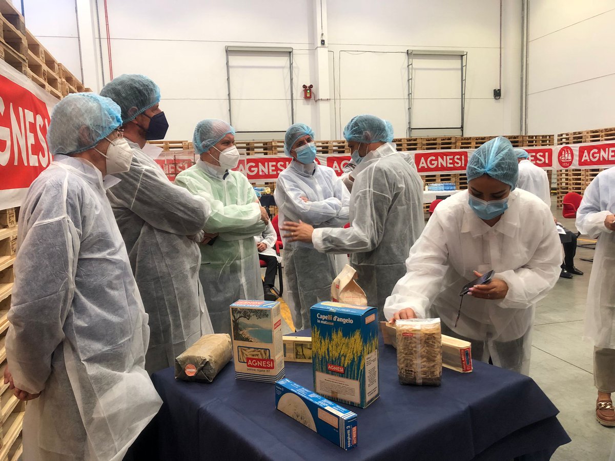 ColussiGruppo's tweet photo. “In viaggio con il pastaio”. Press tour nello stabilimento di Fossano del nostro brand #Agnesi per parlare dell’eccellenza della pasta italiana. #Sostenibilità, #efficenza, #qualità, #sicurezza i temi per affrontare le sfide che abbiamo di fronte.
#welovepasta #unioneitalianafood https://t.co/QJimIe1qIE