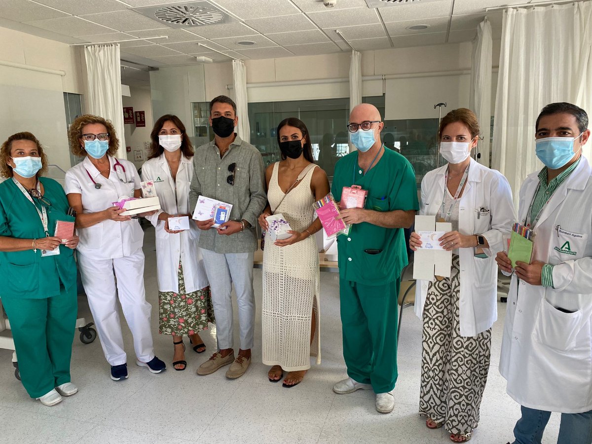 HUReinaSofia's tweet photo. 🏥🤗❤️¡Iniciativas que nos llenan el corazón! Beatriz y Rubén han realizado una donación de material a nuestra Unidad de Neonatología, en la que colaboraron los invitados a su boda, motivados por el trato que recibió su sobrino en este servicio. https://t.co/vYeUU2vXlZ