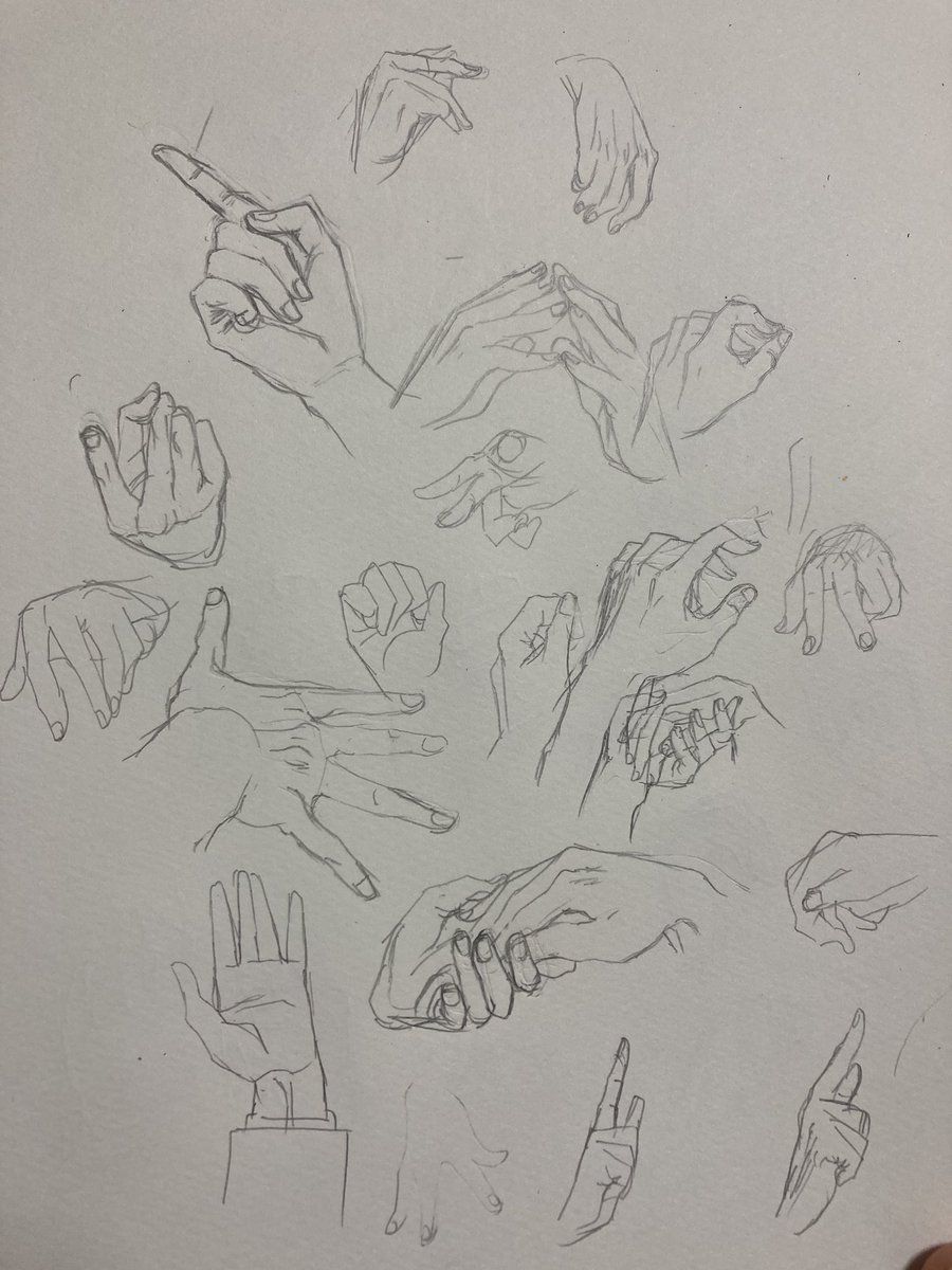 手をひたすらに練習中ー✍️ 