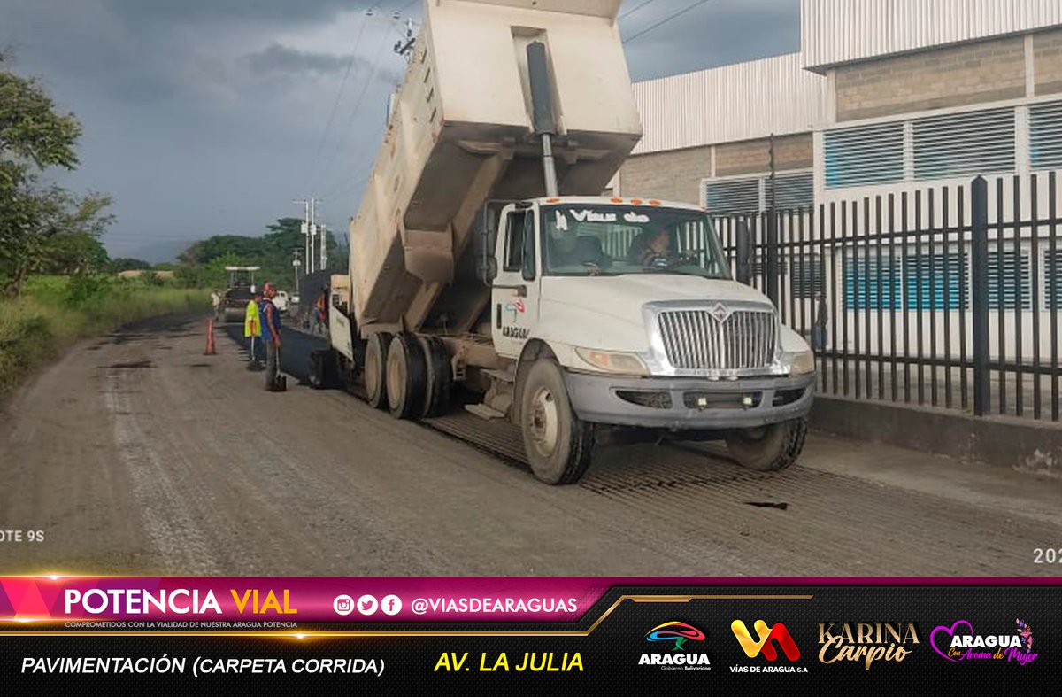 viasdearaguas's tweet photo. #Ayer ¡A paso de vencedores! se continuo la pavimentación de carpeta corrida en la carretera La Julia que comunica el Municipio #Mariño y #Lamas compromiso de la Gdora. @Soykarinacarpio avanzando con el 1x10 Del Buen Gobierno.
#CuídateYRefuerzaTuVacuna
@NicolasMaduro @VTVcanal8 https://t.co/7YC6SGHTUz