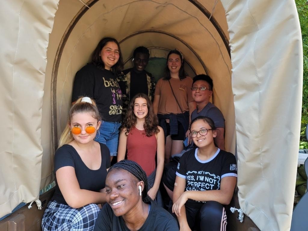 AfftonHS's tweet photo. Is it an album cover or the Garden Club's after school field trip to the Missouri Botanical Garden? #afftonlearns #afftongrows https://t.co/1e86iV1jEb
