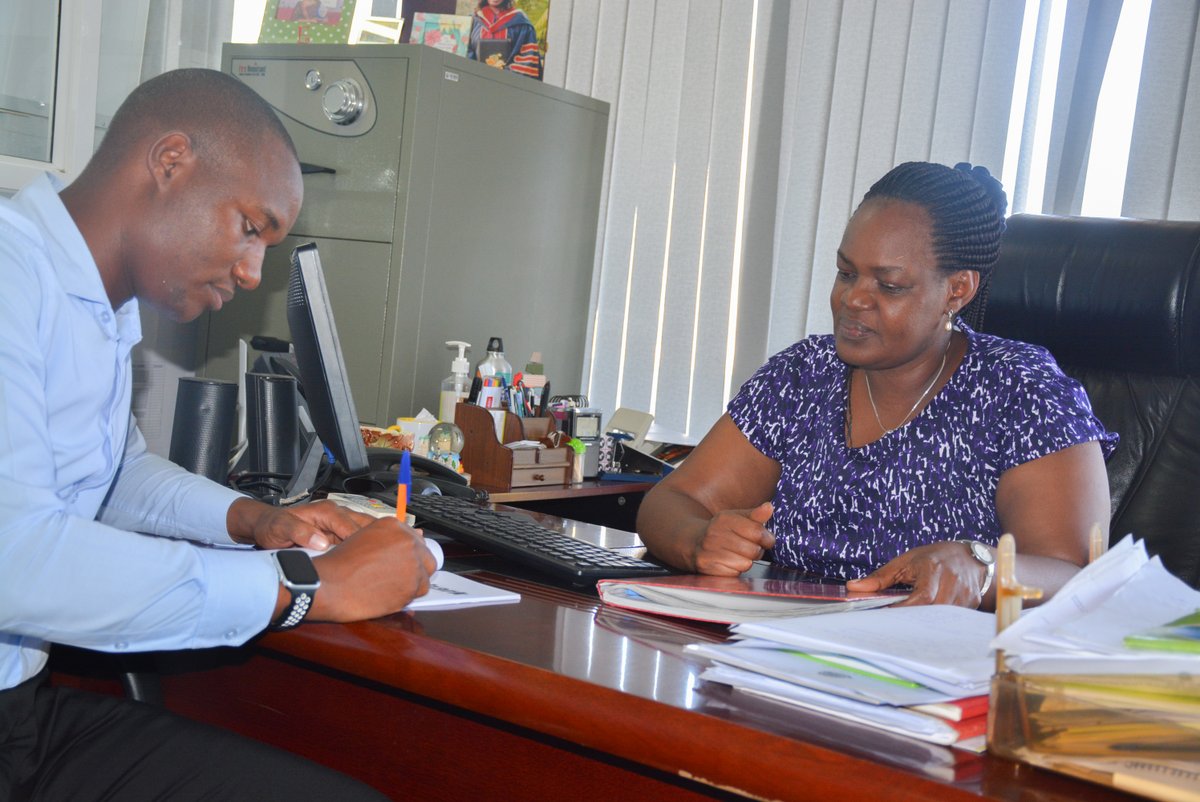 jkuatMsa's tweet photo. @otumbovincentKE pays a courtesy call to the Campus Director, @DrDatche
Vincent graduated in 2015. He Currently, he is the co-founder and MD @SavSkills a training and management company in Mombasa, Kenya.
#SeptemberIntake2022
@collo_ondago https://t.co/8rGHjokqRv