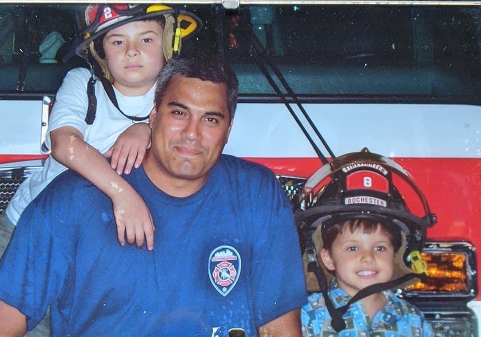 IAFF1071's tweet photo. It is with profound sadness we must announce the death of Firefighter Elvis Reyes due to complications from surgery  to treat an on duty injury. https://t.co/mu25ipVivz