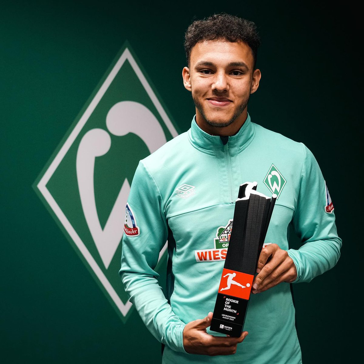 werderbremen_en's tweet photo. Lee and his new friend 😍😍

#werder https://t.co/NxhbSLBMPA