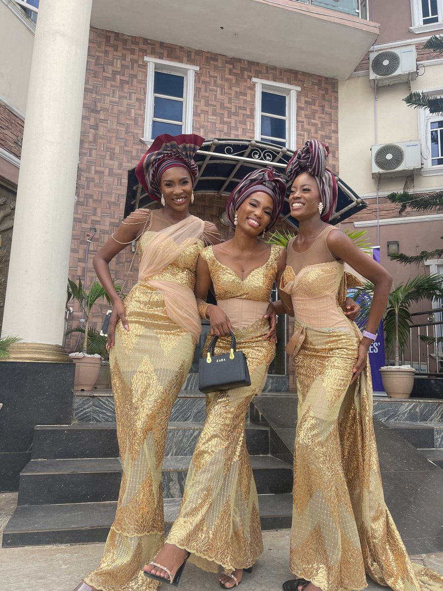 Nurse_Kanye's tweet photo. 24k GOLD SKIN IN A GOLD DRESS! How I showed up to my brother's wedding 😍 #firstoutfit
Asoebi: @ome_fabrics 🙌 https://t.co/4QwljdwKbS