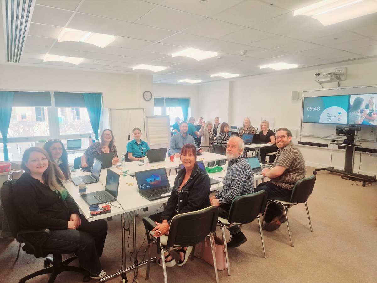 chuchi3651's tweet photo. #HullExtraCare team are enjoying @RiversideUK @salesforce training today https://t.co/Mc1MKrWctr