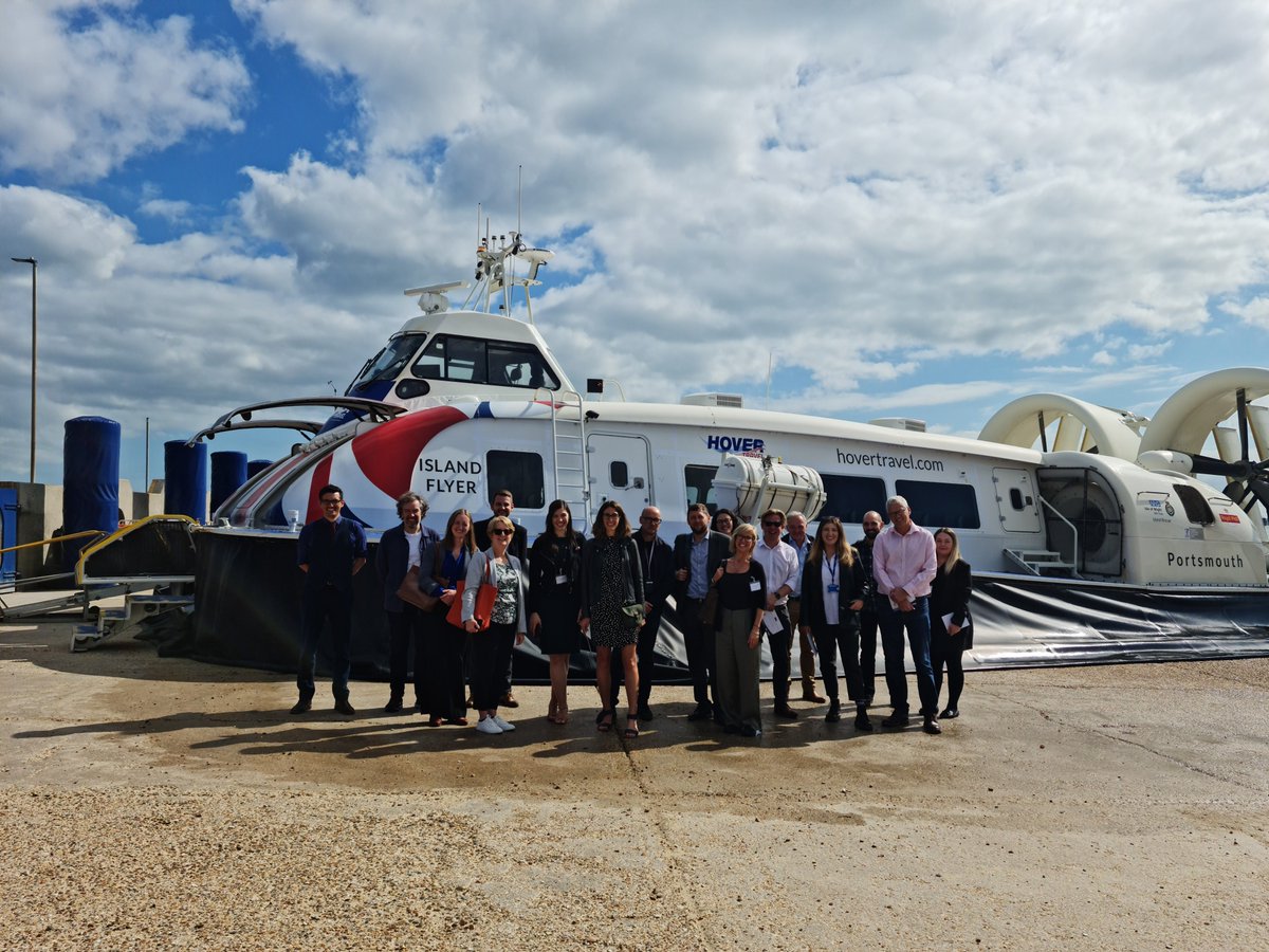 discoverferries's tweet photo. Last week, the operators that make up Discover Ferries came together again!
A special thanks to @BrittanyFerries for hosting the meeting, @HovertravelLtd for a special flight on the Solent and to @PortsmouthPort for putting on the sunshine! ⛴🌞
#ferryfamily https://t.co/zkNgQKTBb7