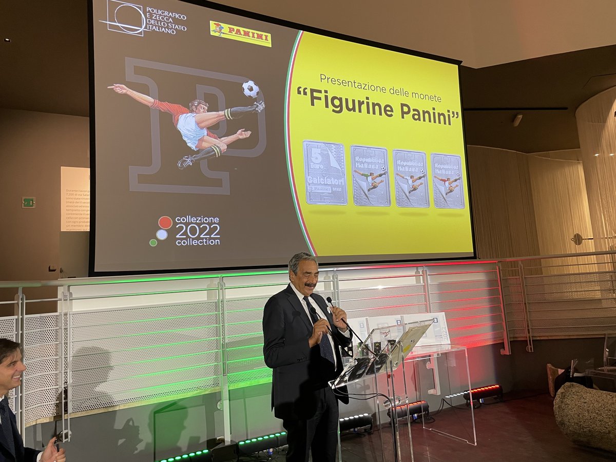 lucarallo's tweet photo. “Non sono un collezionista, sono ostaggio delle figurine Panini, oggetto che ha plasmato generazioni e generazioni. Hanno insegnato e continuano a farlo, a condividere, a conoscere, a scambiare, a commerciare” - Marino Bartoletti 

#LeEccellenze #FigurinePanini https://t.co/zemIW6gqZN
