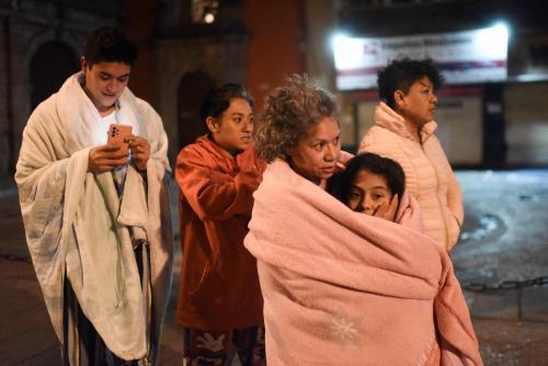 lavoixdunord's tweet photo. #Mexique : un fort séisme secoue le pays, deux morts à Mexico https://t.co/DlHkPyqkE4 https://t.co/aOjPFVkv1x