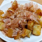 一口サイズでパクパクいける!コクうま「照り焼きじゃがいも」。