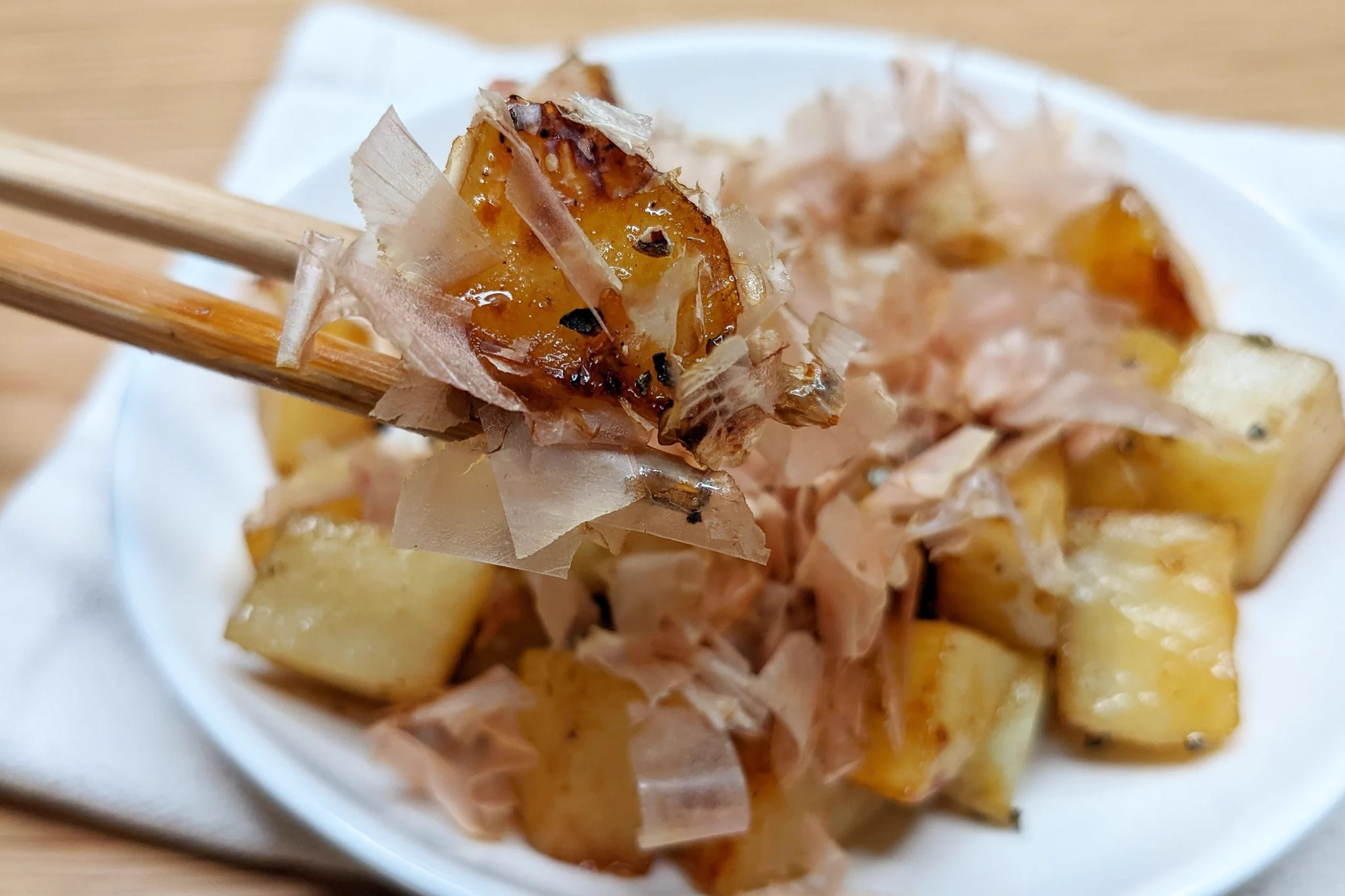 一口サイズでパクパクいける！コクうま「照り焼きじゃがいも」。