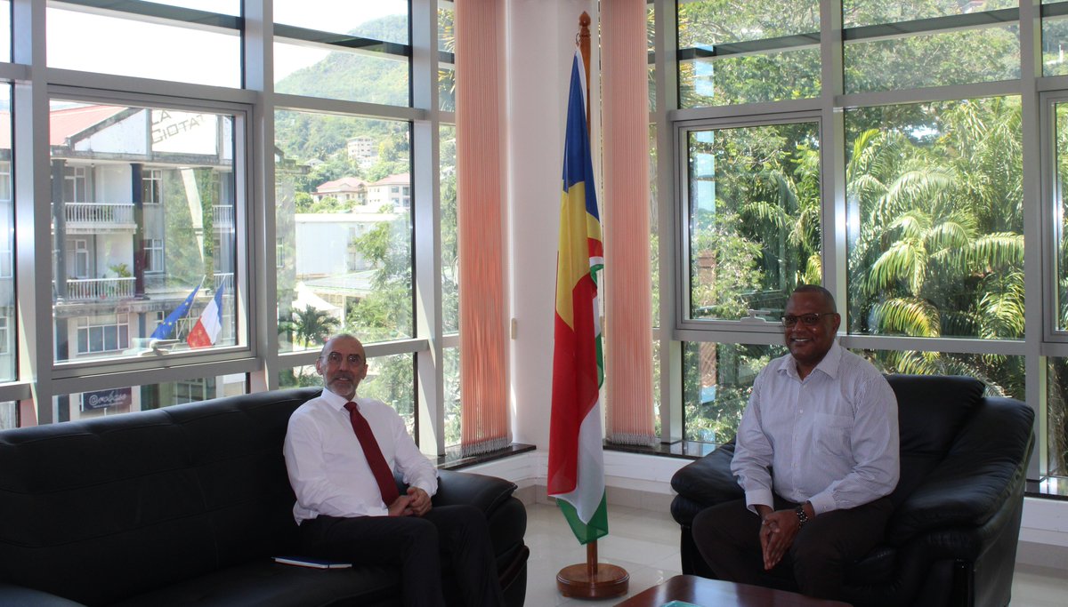 MinistryofTran7's tweet photo. The outgoing Ambassador of the Republic of France to the Seychelles, Mr. Dominique Mass made a farewell visit to the Minister for Transport, Mr. Antony Derjacques this morning. It was an opportunity to express their gratitude and wish Ambassador Mass best of luck in his new role. https://t.co/hX7icTBeJg