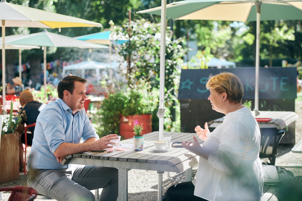 profuturis_ch's tweet photo. Lasst uns Revue passieren: Die erste Durchführung von #Lasstunsreden hat erfolgreich stattgefunden. Rund hundert Gesprächspaare haben sich getroffen. Ihre Gesichter und Gesichter sind hier: https://t.co/9Mmay1FiZ9 https://t.co/TkcpddYww1