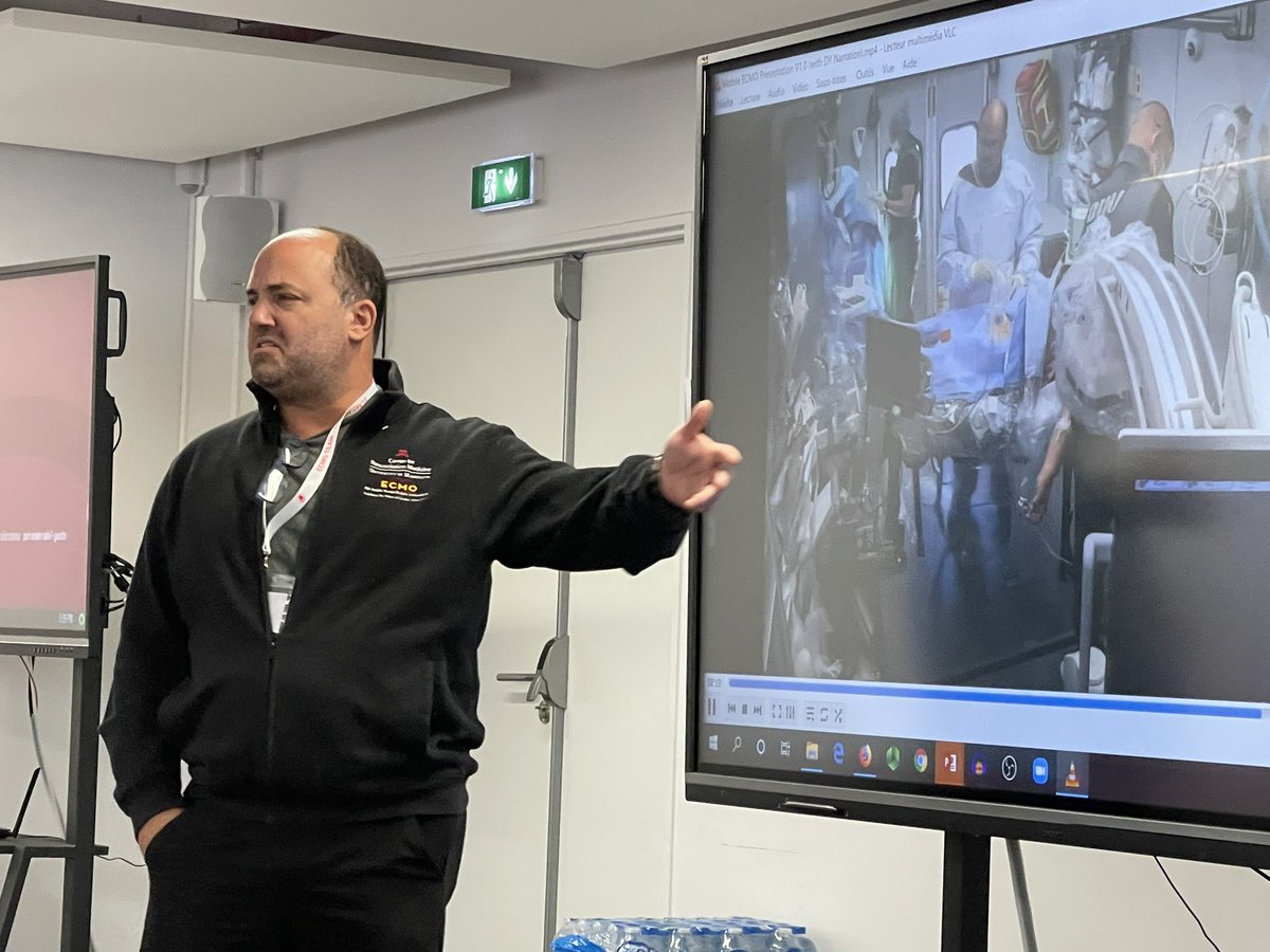 M Velia Antonini tweet media