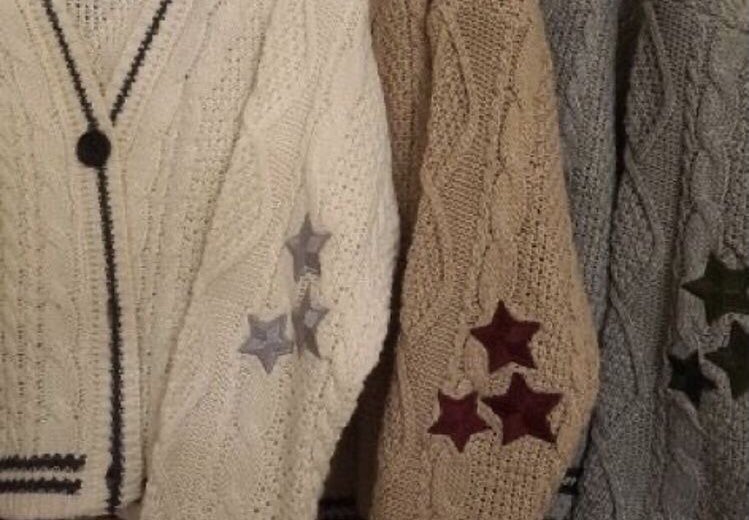 y2note's tweet image. cold cardigan.

— a short au based on folklore trilogy wherein…