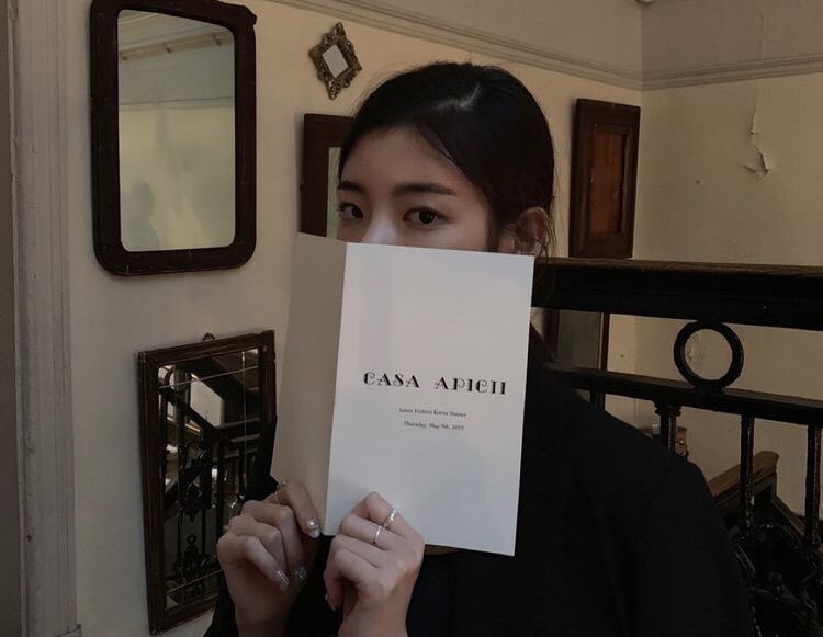 y2note's tweet image. cold cardigan.

— a short au based on folklore trilogy wherein…