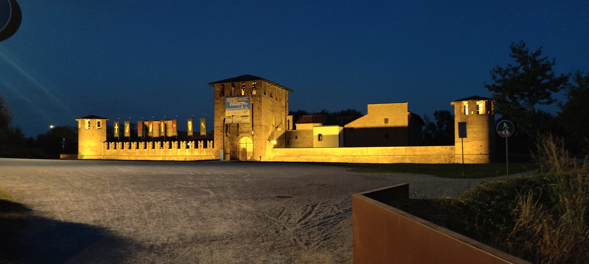 regularjoy's tweet photo. Before flying out, last evening, had the opportunity to fill up my with oxygen at #ParcoCastello in Legnano. 10000 steps went so fast and nature has its way to make you rest better! That #walking in #Nature had its immediate impact on me.
#Ecopsychology https://t.co/99UWSivJQ0 https://t.co/I9z21p8k0k