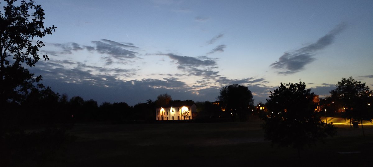 regularjoy's tweet photo. Before flying out, last evening, had the opportunity to fill up my with oxygen at #ParcoCastello in Legnano. 10000 steps went so fast and nature has its way to make you rest better! That #walking in #Nature had its immediate impact on me.
#Ecopsychology https://t.co/99UWSivJQ0 https://t.co/I9z21p8k0k