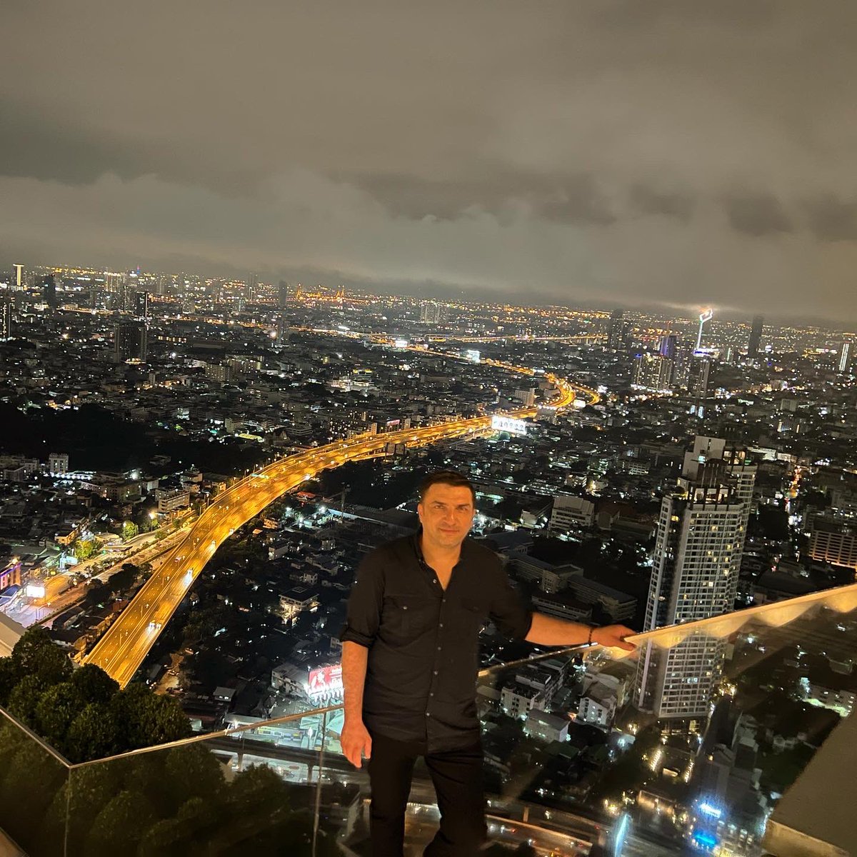 aksoyek's tweet photo. #bangkok #hangoverpart2 #lebuastatetower #Thailand https://t.co/dKh6Pgzdj3