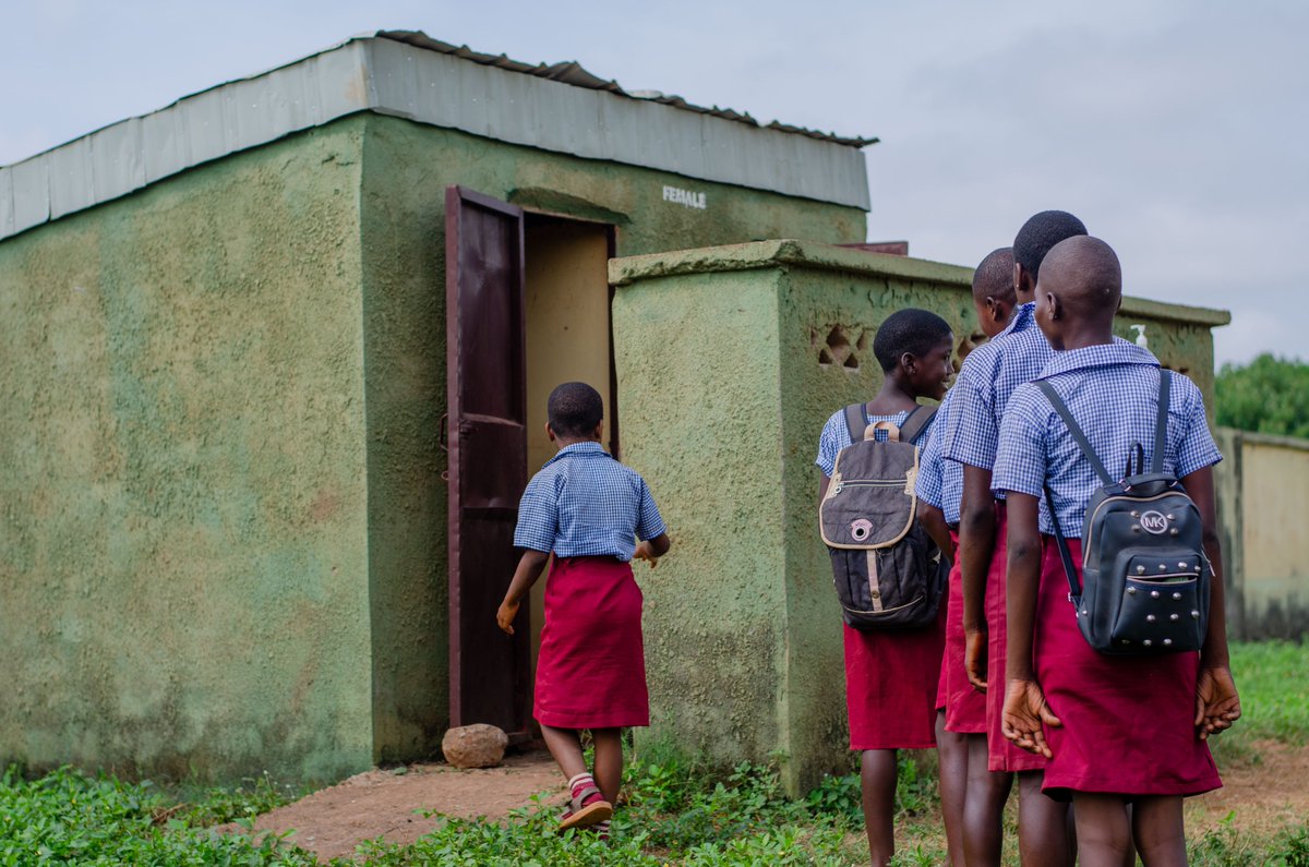 UNICEF_Nigeria's tweet photo. A 🚽 is so much more than a place to 💩. It gives children the opportunity to grow up in a healthy environment and live with the dignity every person deserves!

A toilet is a:
 ✔️Life saver
 ✔️Opportunity maker
 ✔️Dignity provider
 ✔️ALL OF THE ABOVE

Clean toilets = good health https://t.co/fM5WYBavcY
