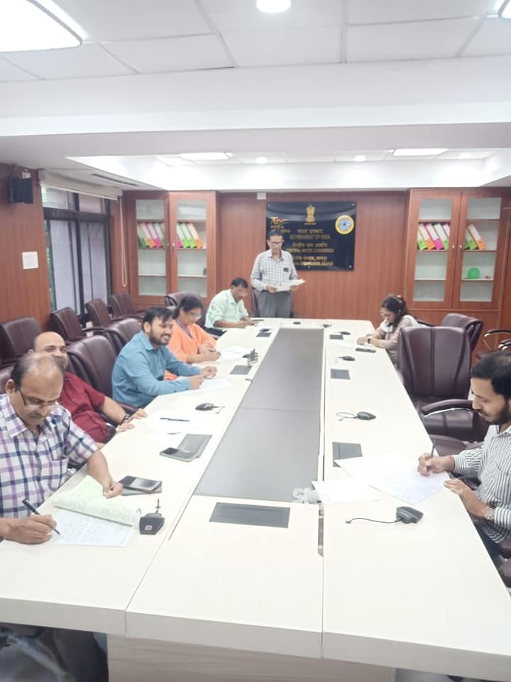CWCOfficial_GoI's tweet photo. हिंदी पखवाड़ा 2022 के अंतर्गत प्रबोधन (मध्य) संगठन, केन्द्रीय जल आयोग, नागपुर में दिनांक 22.09.2022 को *टिप्पण-आलेखन* प्रतियोगिता का आयोजन किया गया। जिसमे कर्मचारियों ने बढ़-चढ़कर हिस्सा लिया। https://t.co/hPAKbHKzKB