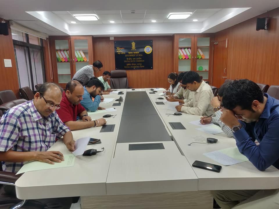 CWCOfficial_GoI's tweet photo. हिंदी पखवाड़ा 2022 के अंतर्गत प्रबोधन (मध्य) संगठन, केन्द्रीय जल आयोग, नागपुर में दिनांक 22.09.2022 को *टिप्पण-आलेखन* प्रतियोगिता का आयोजन किया गया। जिसमे कर्मचारियों ने बढ़-चढ़कर हिस्सा लिया। https://t.co/hPAKbHKzKB