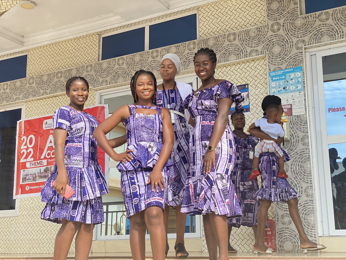 YoungUrbanWomen's tweet photo. Participants looking superb in their YUWM fabrics designed and printed by the Young Urban Women Batik Production team.
#YUWMovement
#YUWMAnnualconference https://t.co/hxuQgyX5Bo