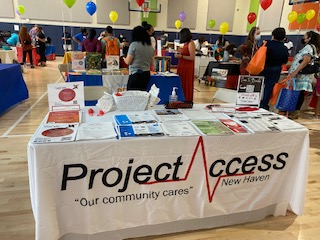 ProjectAccessNH's tweet photo. #ThrowbackThursday to this past Saturday where we joined the Community Give Back Day at Dixwell QHouse 🎉
#welovewhatwedo #panh #newhaven #community https://t.co/THena6oJ3n