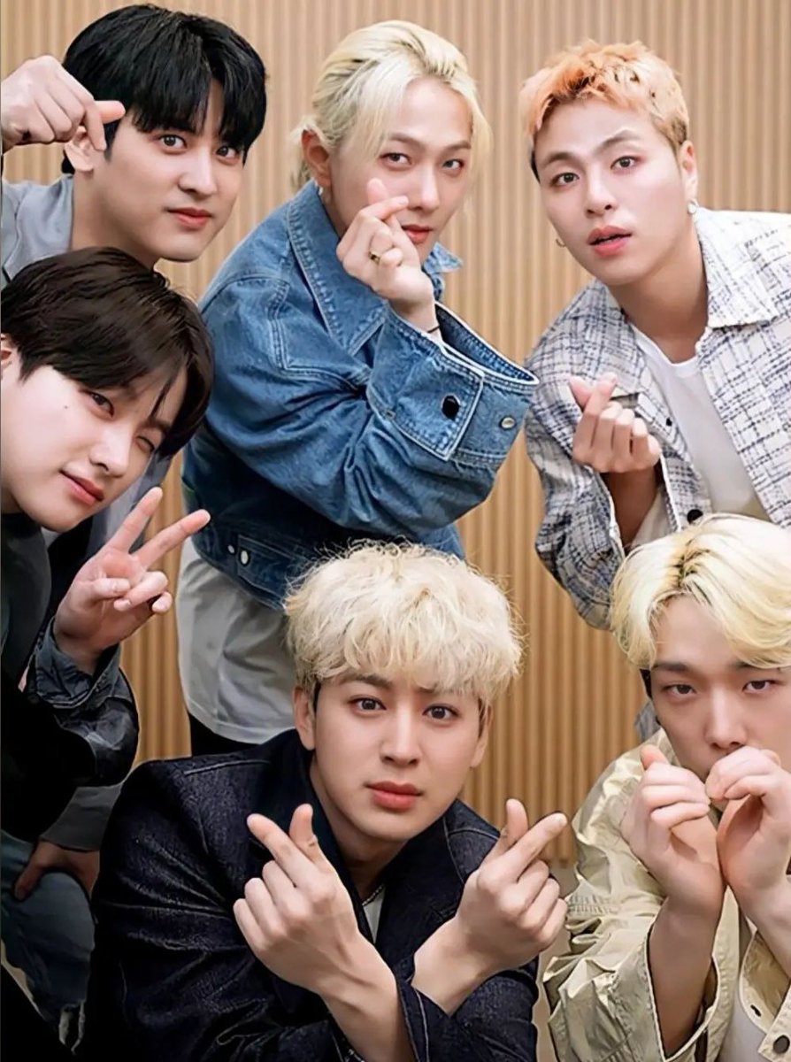 withiKON_PH's tweet photo. TIME TO WAENG WAENG iKONICs! 

iKON will definitely give us another memorable performance so be sure to express your excitement because few more hours, we will see them again!

MALIGAYANG PAGBABALIK iKON
#KPM2inManila #WaengWaengMNL
#iKON #아이콘 @YG_iKONIC https://t.co/lcgDjFU5Z2