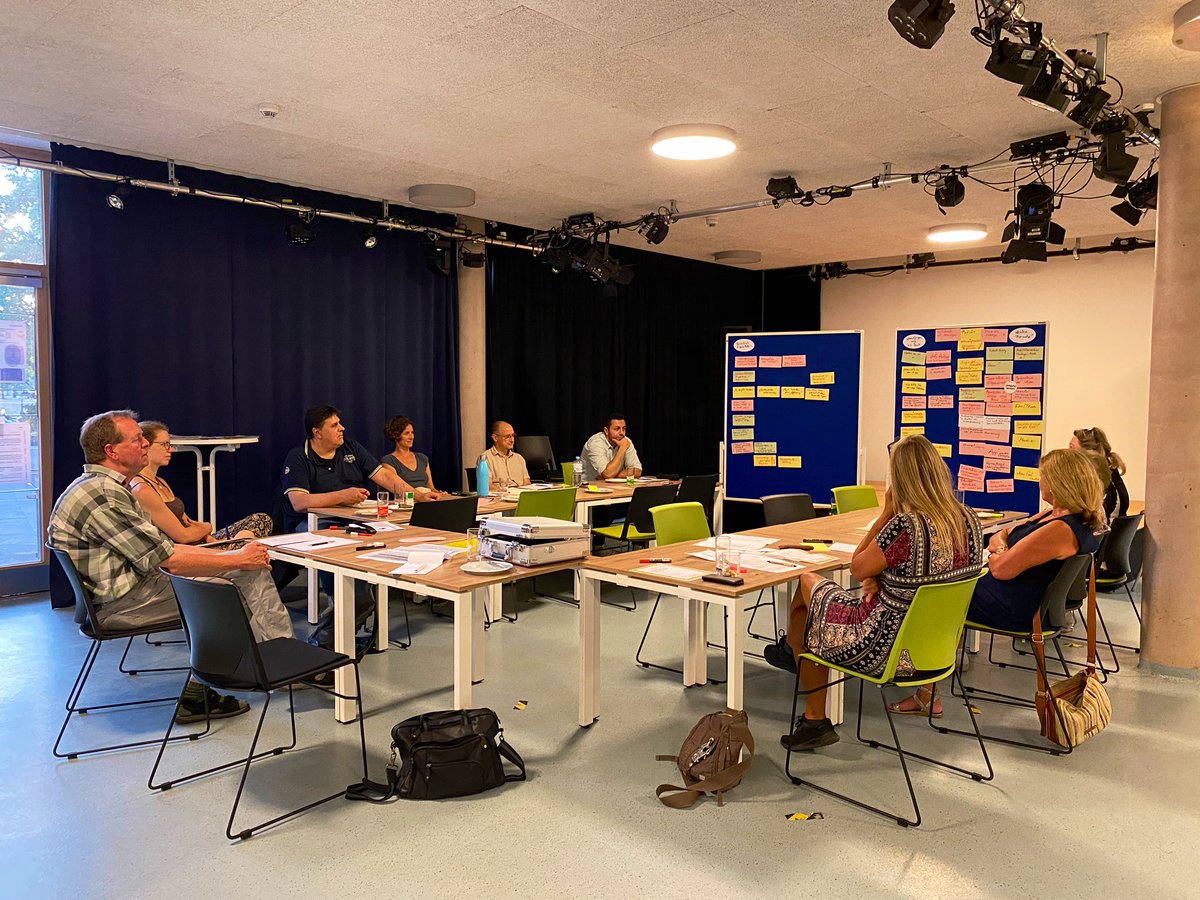 Um die unterschiedlichen Akteur*innen im Stadtteil zusammenzubringen und ihr #CitizenScience-Projekt weiterzuentwickeln, hat #aufdieplätzemitforschen-Finalist <a href="/StadtrandHH/">Stadtrandgeschichten</a> im Ideensprint gleich drei Veranstaltungen durchgeführt. Zum Werkstattbericht: citizenscience-wettbewerb.de/blog/werkstatt…