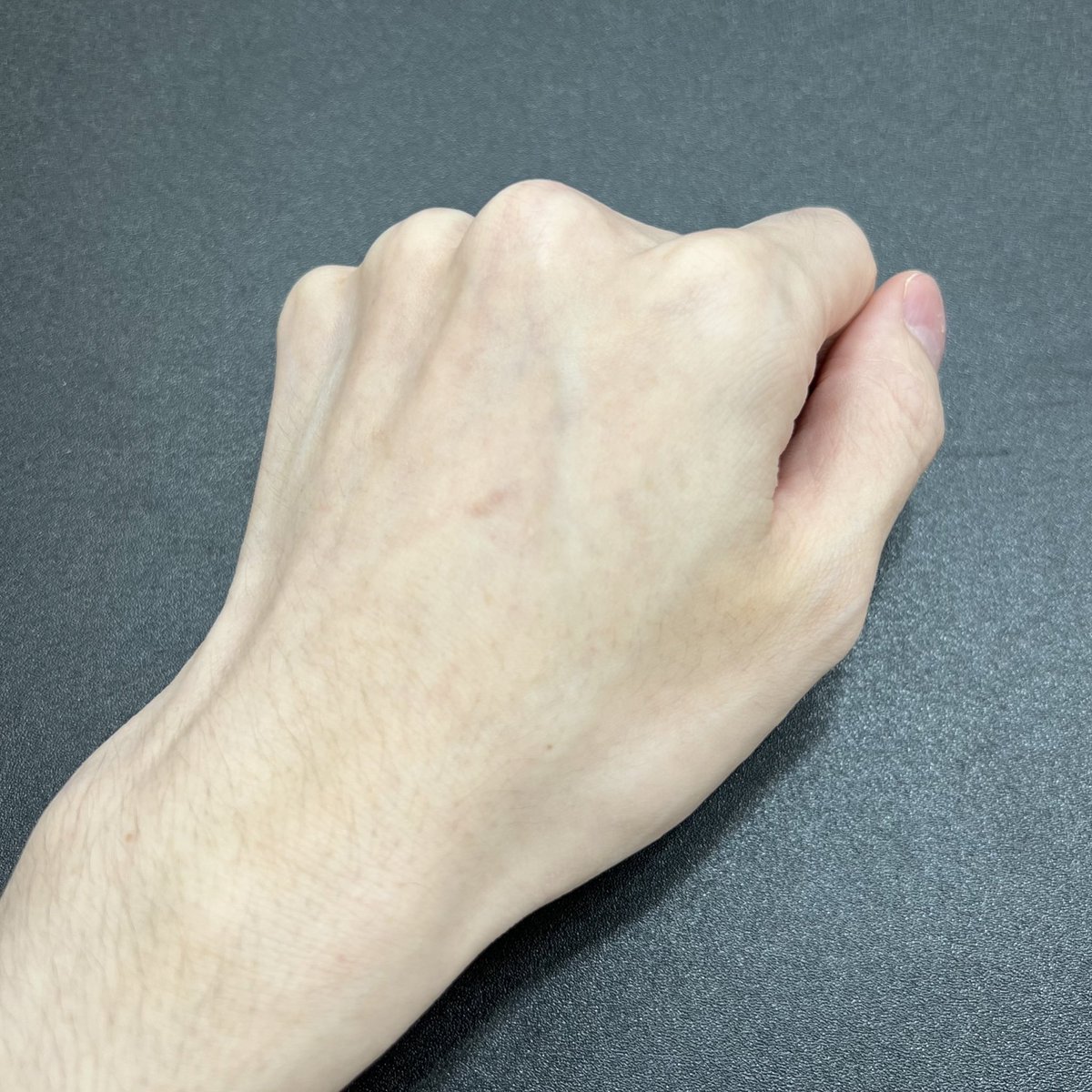 背景の色を変えるだけで肌が美白に見えたりそうでなかったりするので Snsの 美白 写真は信用しにくい Togetter