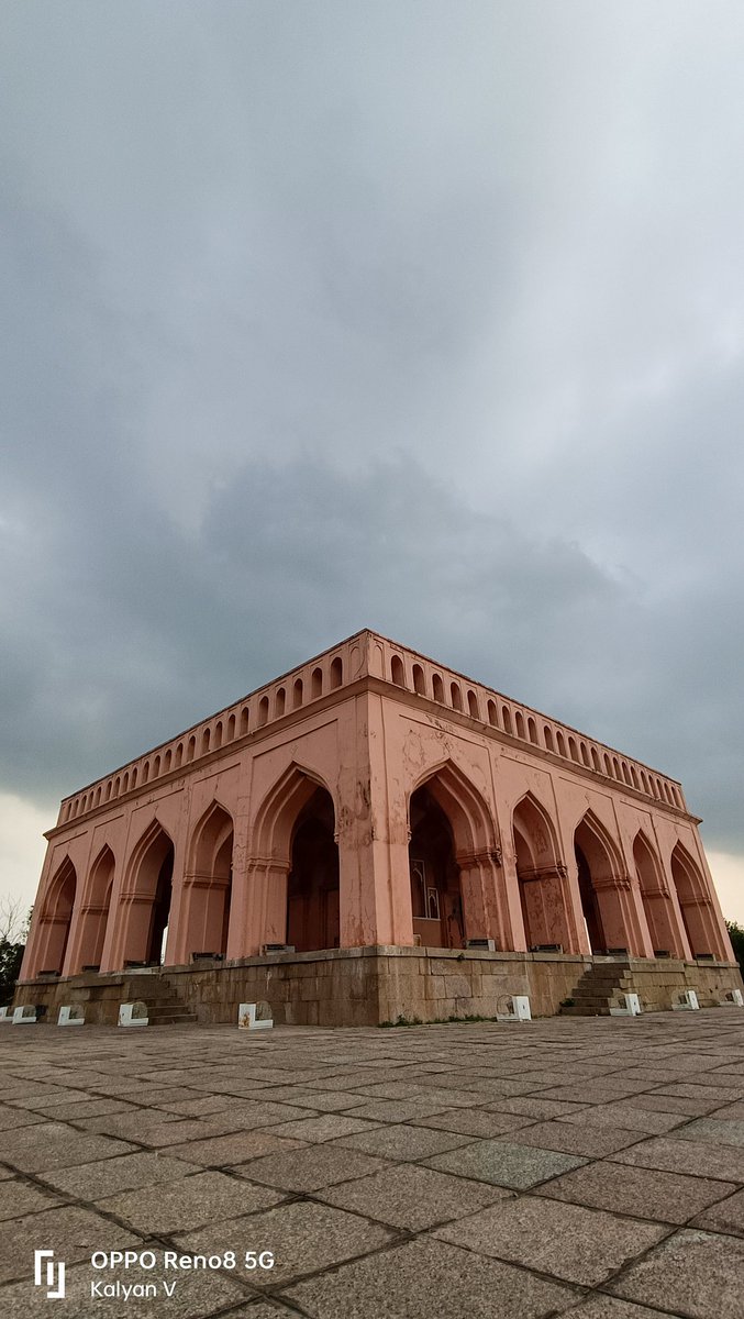 kalyanverma26's tweet photo. Taramati Baradari, a historical sarai built during the reign of Ibrahim Quli Qutub Shah, the fourth Sultan of #Golkonda.

#ShotOnOPPO
#OPPOReno8Series
#NightInspired #OPPOReno8 #kalyanverma @OPPOIndia @oppo @TelanganaToday @tstourism @TSRTCHQ
#OPPOAmbassadors #Hyderabad https://t.co/OtX364cORG