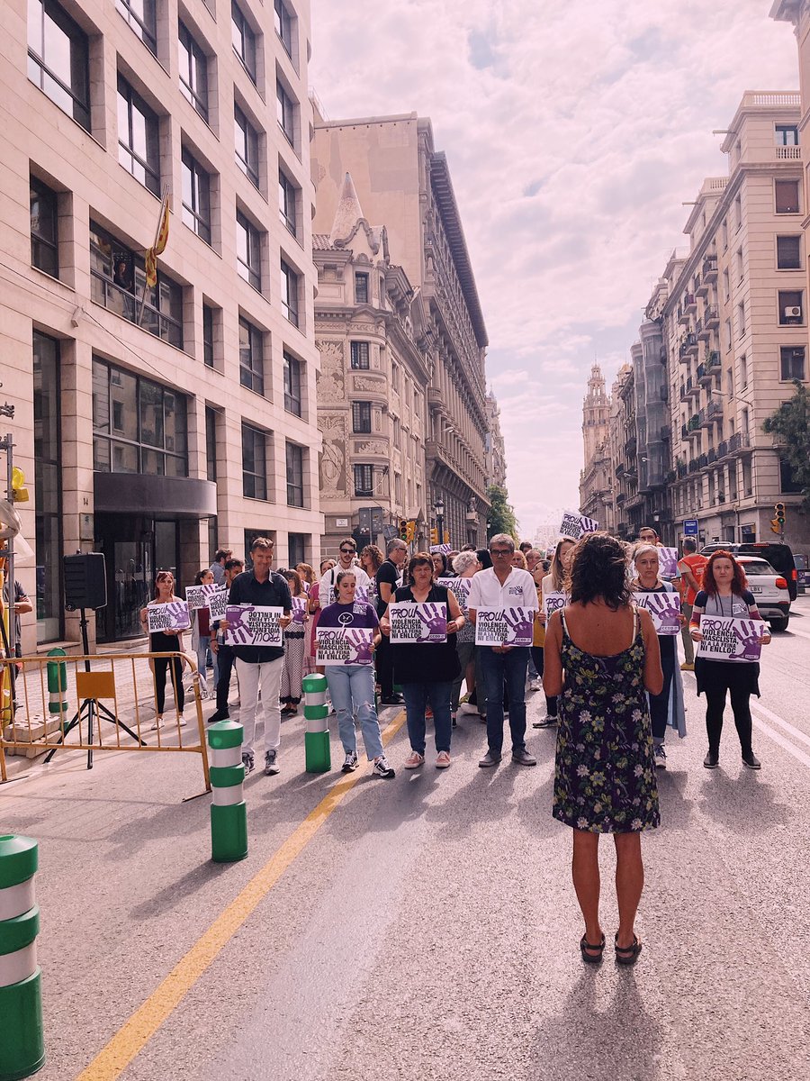 ccoocatalunya's tweet photo. #Condemnem l’assassinat masclista d’una dona a Campdevànol (Girona) i novament expressem el nostre rebuig a una violència que encara avui s’exerceix vers les dones només pel fet de ser dones #masclismemata #ccooantimasclista https://t.co/O6RLEX2AXq