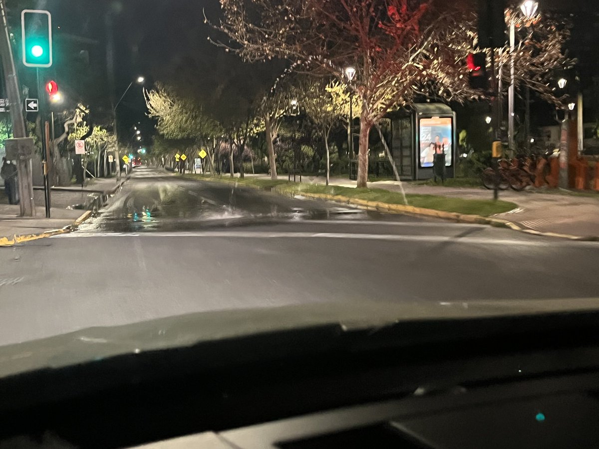 read1973's tweet photo. @danielapenaloza buenos días… esta fuga de agua ya es reiterativa… varios días… en Sanchez Fontecilla con Martin de Zamora!!! @Muni_LasCondes https://t.co/z4mxCybaUX